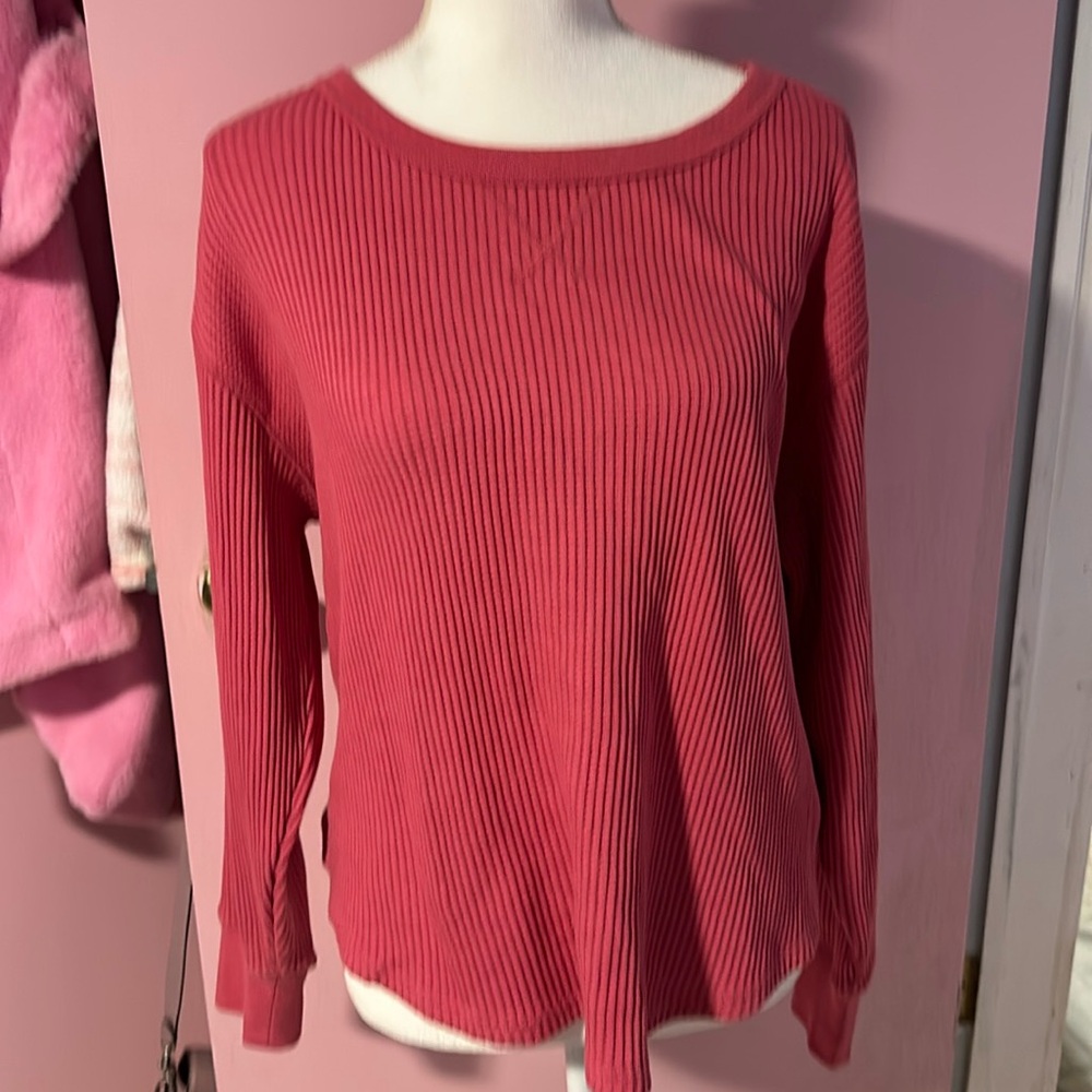 Women’s Gap waffle long sleeve. Never worn but no tags